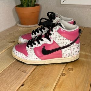 Nike Air Dunk “Valentine’s Day” (2008)
